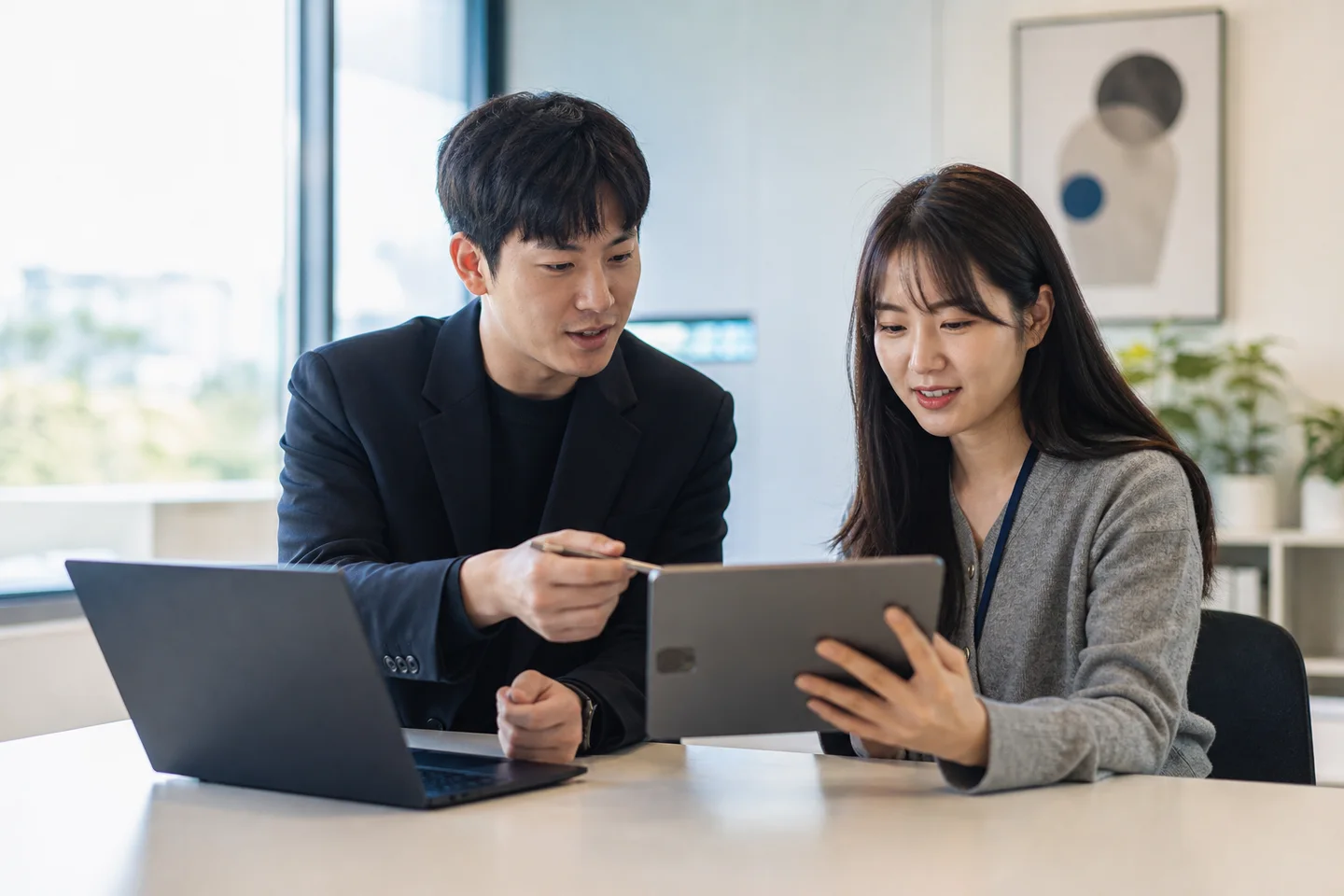 숙제·학습리포트 웹앱 작업 장면 예시